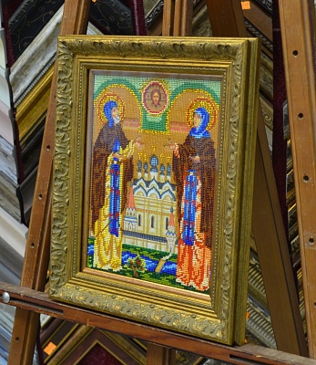 Обрамить икону в багет.